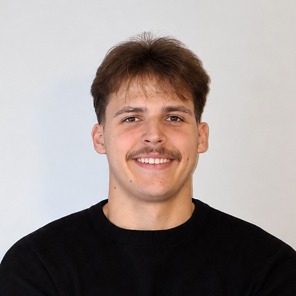 Portrait of Ricardo Mendonça, co-founder and COO of Forma